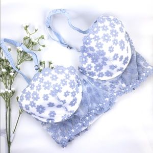 Victorias  Secret, Pout balconette bra, 34c